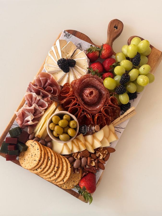 Tabla de quesos y charcutería